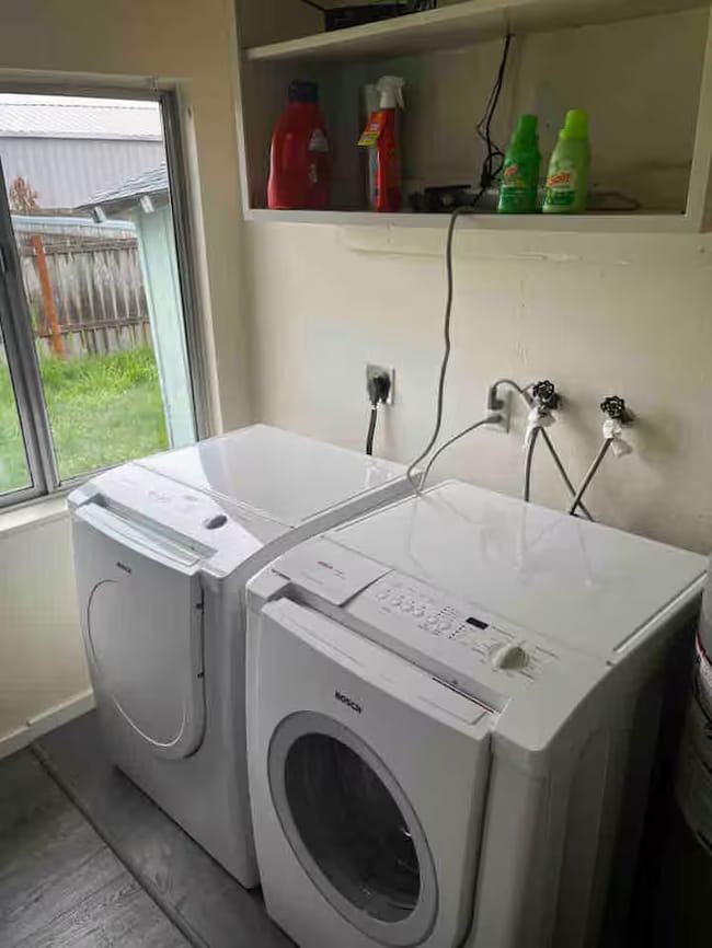 Washer and Dryer in unit - 125 S 8th St