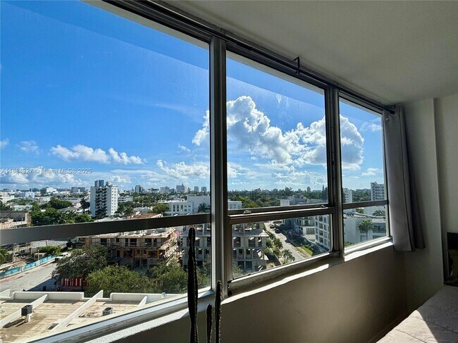 Building Photo - 1500 Bay Rd