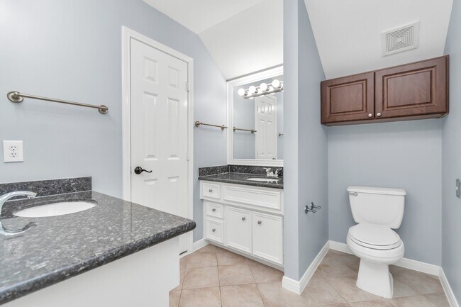 Building Photo - 2901 W Dallas St