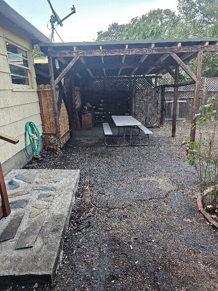 Building Photo - 3265 Hillview Ln