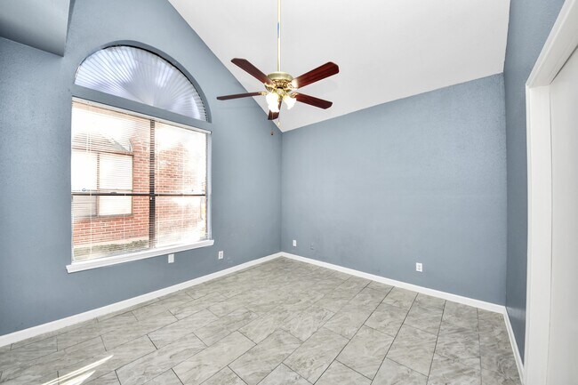 Building Photo - 14550 Fonmeadow Dr