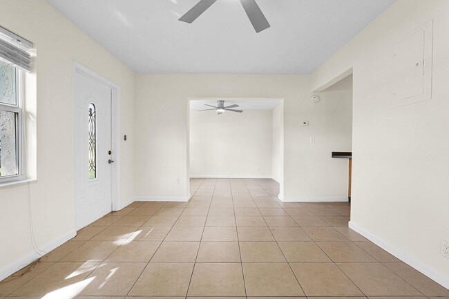 Building Photo - 261 NE 45th St