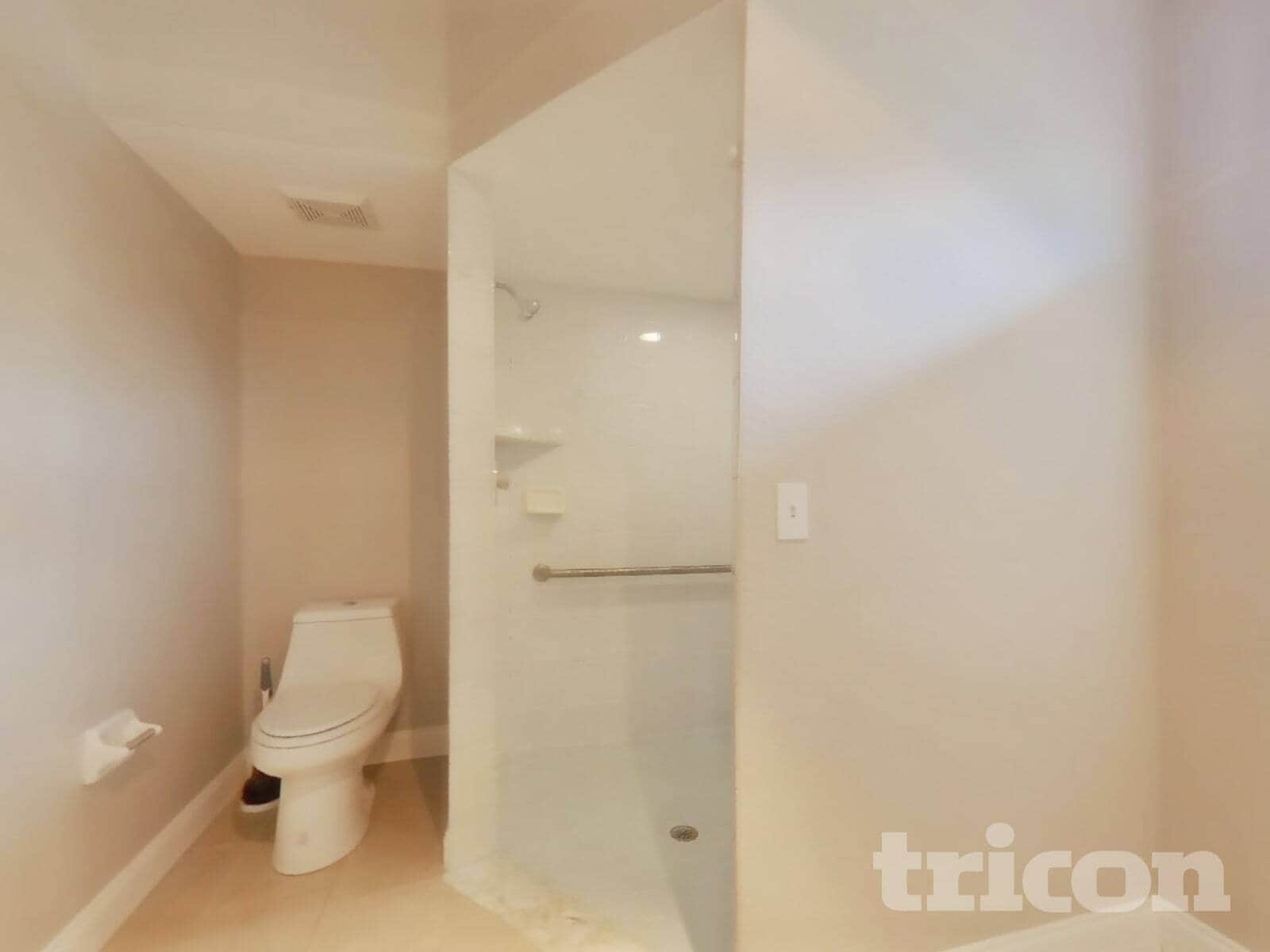 Building Photo - 3598 N Biscayne Dr