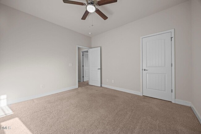 Building Photo - 75 Rolling Waters Ct