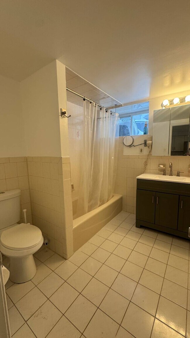 Building Photo - 101 Sterling Ave