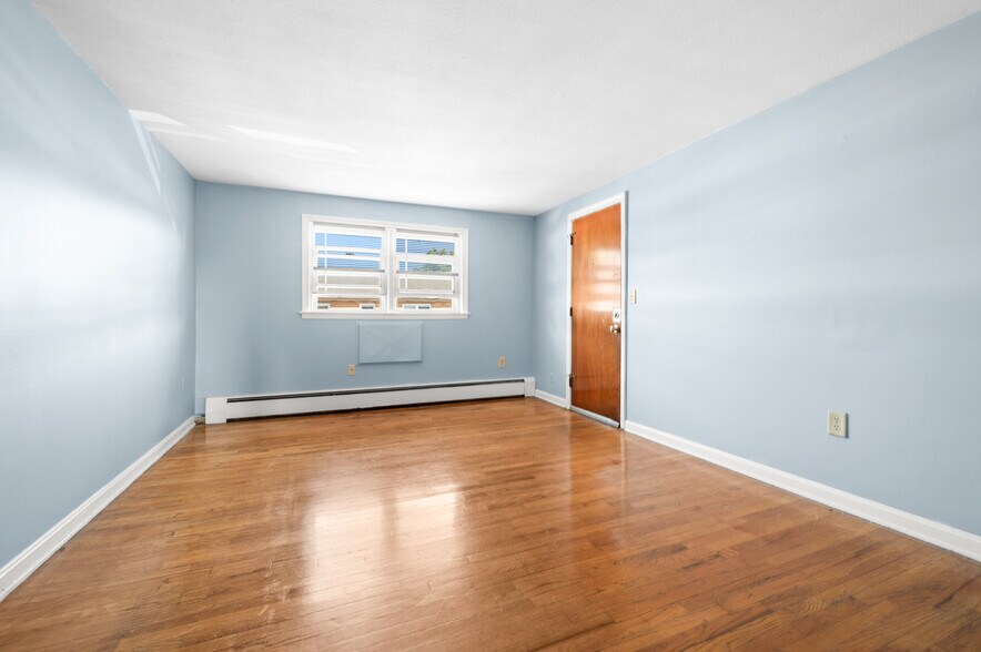Building Photo - 334 Park Ave