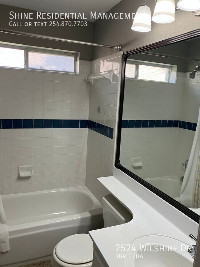 Building Photo - 2524 Wilshire Dr