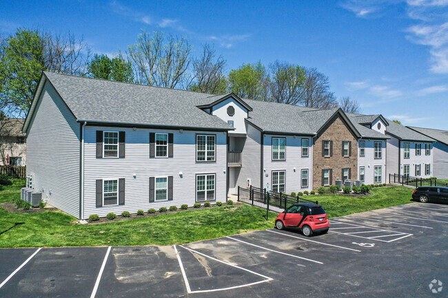 Building Photo - Lake's Edge