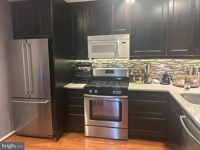 Building Photo - 13 Quince Ct