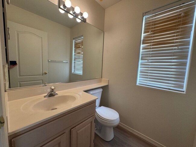 Building Photo - Chandler Home 3 bed - 2 1/2 bath with Loft...