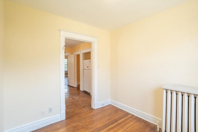 Building Photo - 1115 Edward Terrace