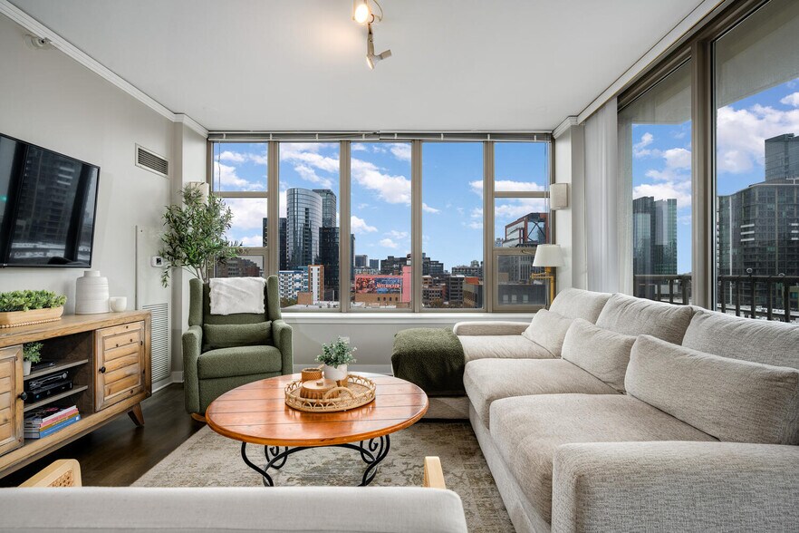 Building Photo - 200 N Jefferson St