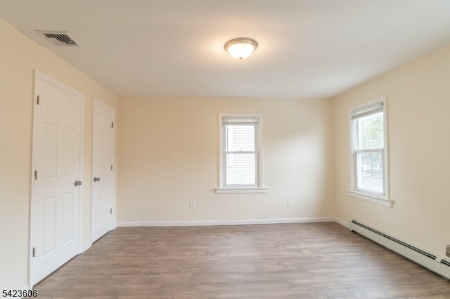 Building Photo - 75 Park Ave