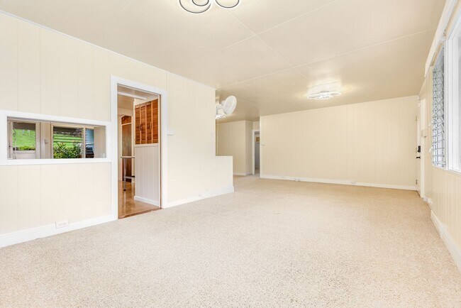 Building Photo - Charming 4-bedroom, 2-bathroom single-family home