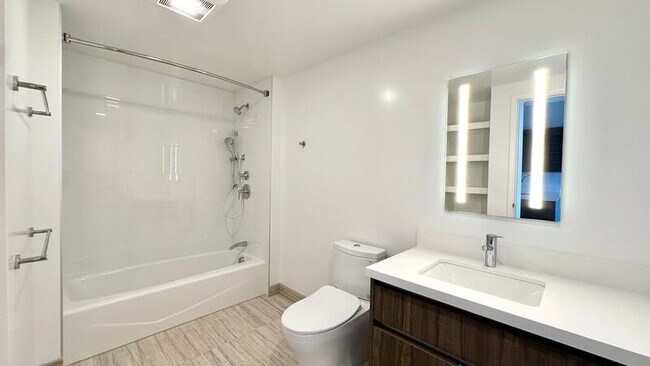 Building Photo - 1500 Rycroft St