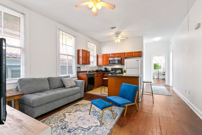 Building Photo - 2231 S Carrollton Ave