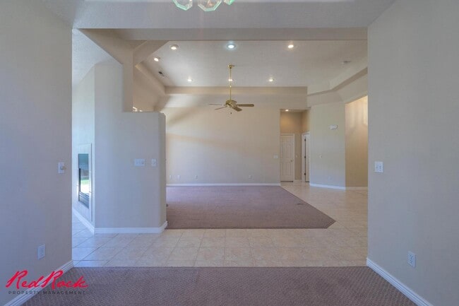 Building Photo - Comfortable 3-bedroom Home. Small Dog Frie...