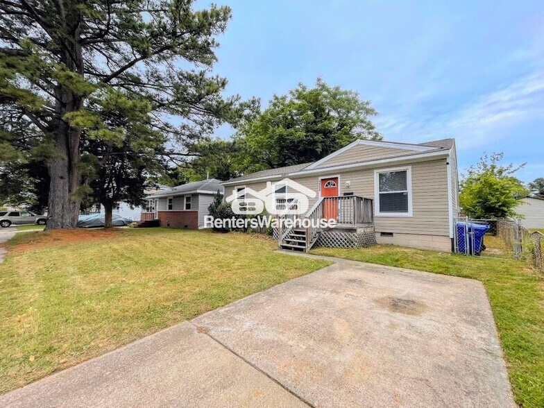 Building Photo - 1506 Wilcox Ave