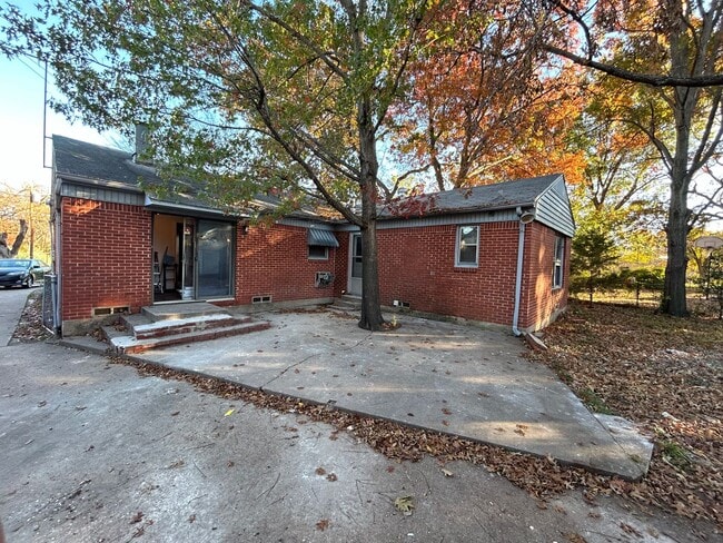 Building Photo - 1111 Lucille St