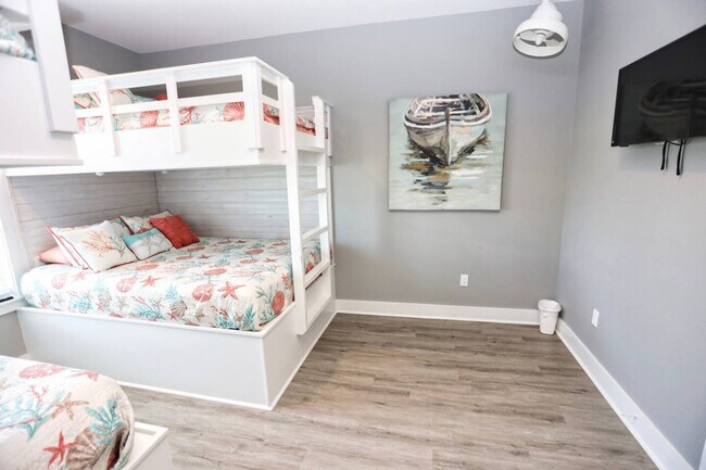 Building Photo - 939 Palm Ridge Dr