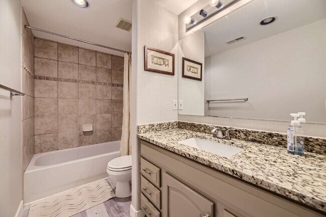Building Photo - Luxury Living Awaits in this Grant Ranch Home! Meticulously Maintained Home Featuring 6 Bedrooms/...