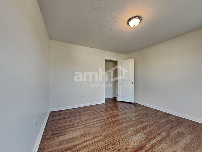 Building Photo - 1395 Apple Farm Dr