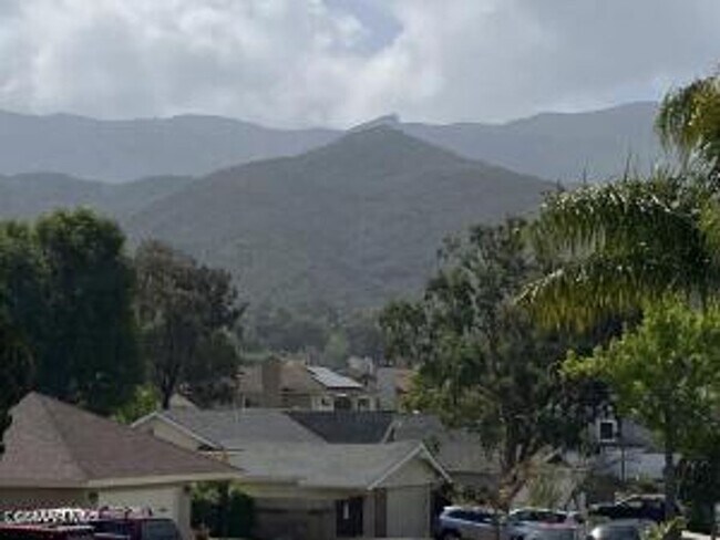 Building Photo - Beautifully updated! Stunning views from every room!