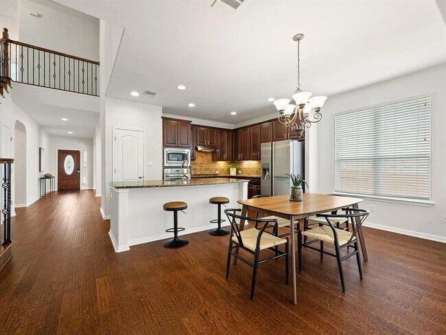 Building Photo - 703 S Frontier Ln