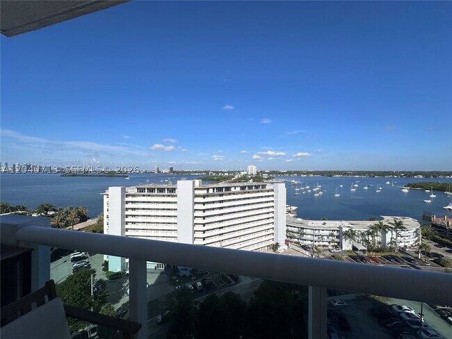 Building Photo - 7900 Harbor Island Dr
