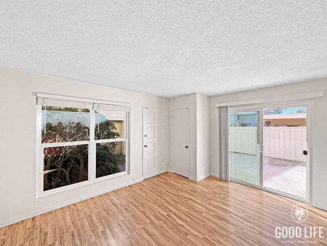 Building Photo - Brand-New Kitchen, Prime Location, Move-In Ready UTC Home