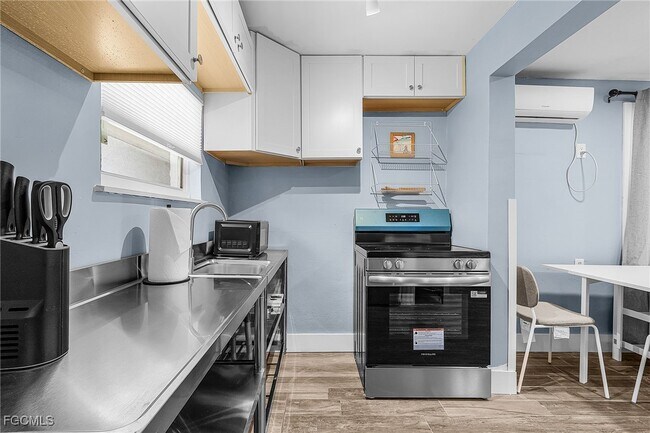 Building Photo - 135 Delmar Ave