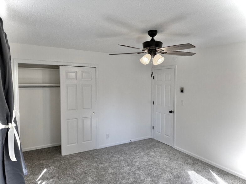 Building Photo - 597 Bluebird Dr