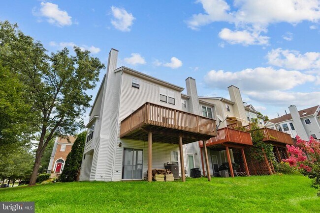 Building Photo - 18506 Carriage Walk Cir