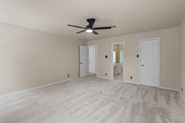 Building Photo - 201 Covala Dr