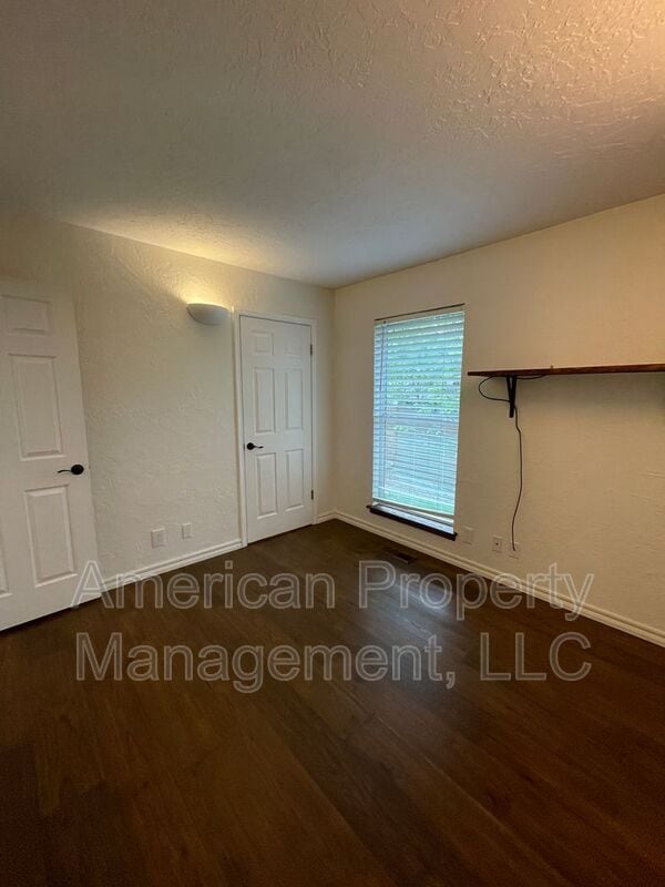 Building Photo - 3711 E 108th St