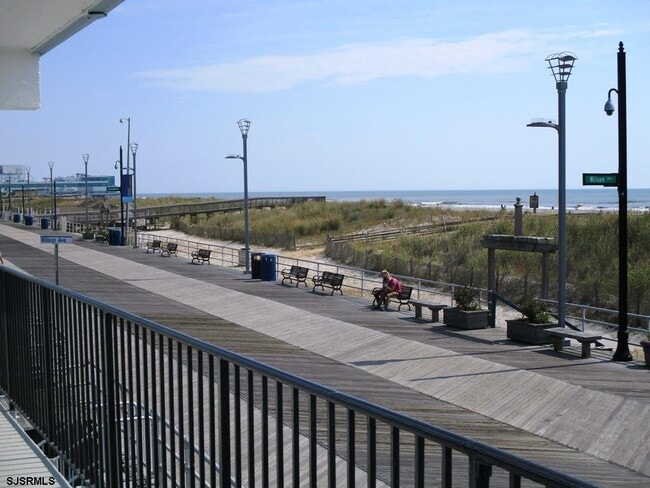 Building Photo - 3501 Boardwalk