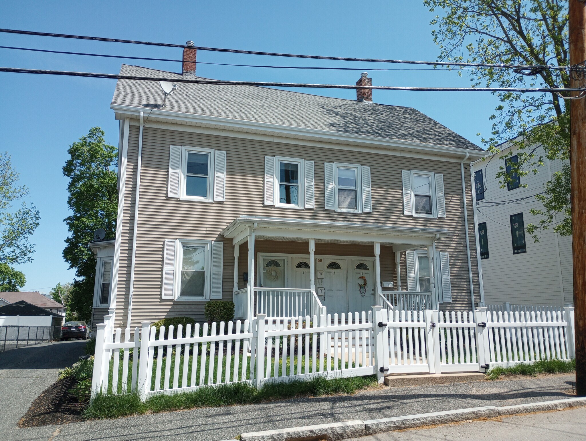 Building Photo - 28 Robbins St