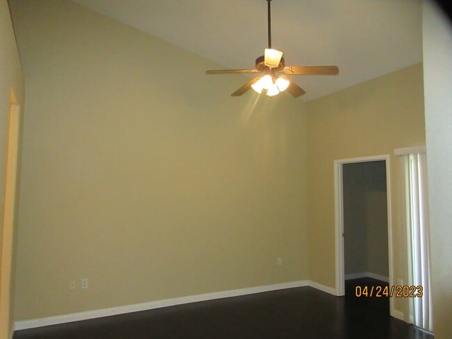 Building Photo - Trailwood Dr #2112