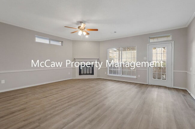 Building Photo - 1214 Mission St