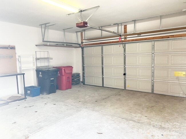 Building Photo - 630 Old Meeting Way