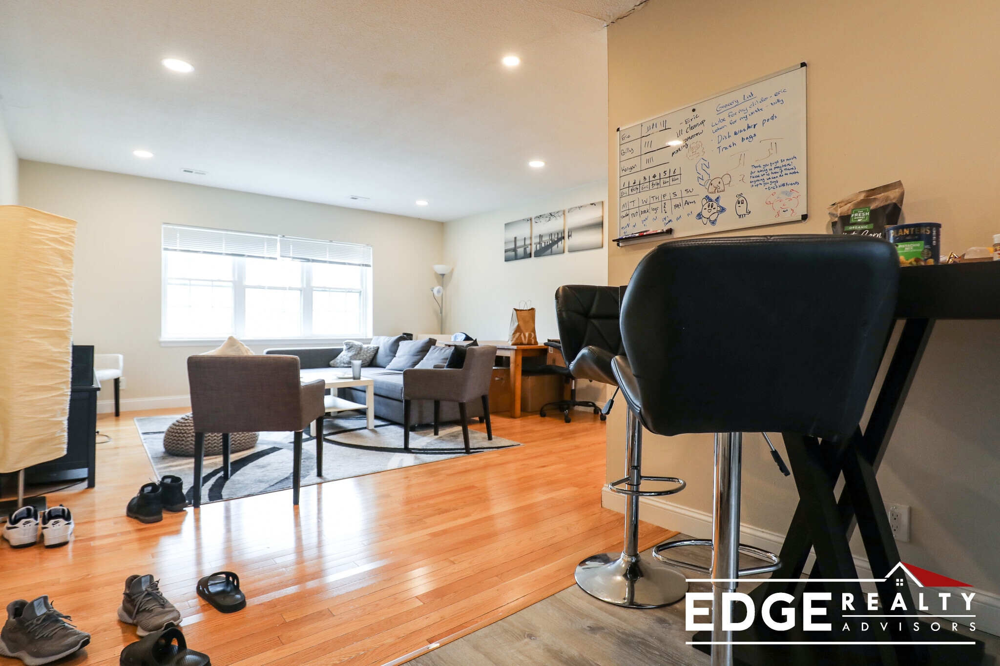 Building Photo - 178 Lake Shore Rd