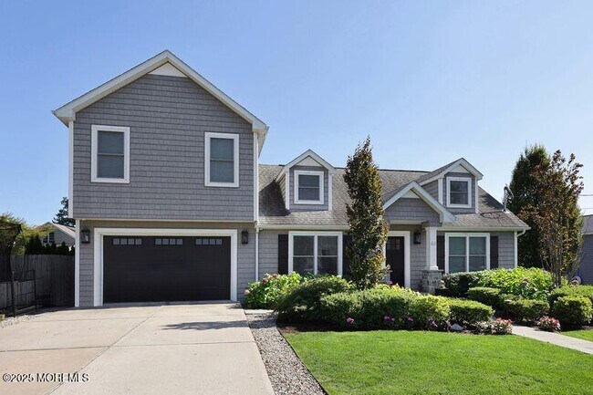 Building Photo - 63 Carpenter St