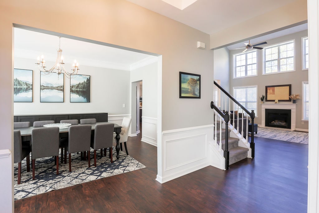 Entryway - 1980 Woodstream Rd