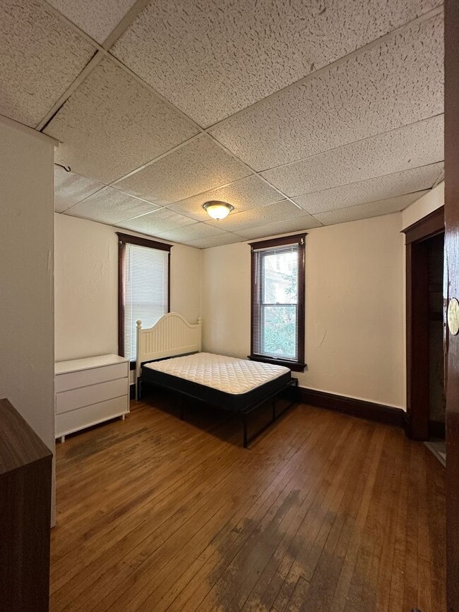Building Photo - 146 W Gorham St