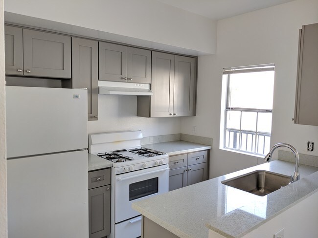Building Photo - 2452 S Centinela Ave
