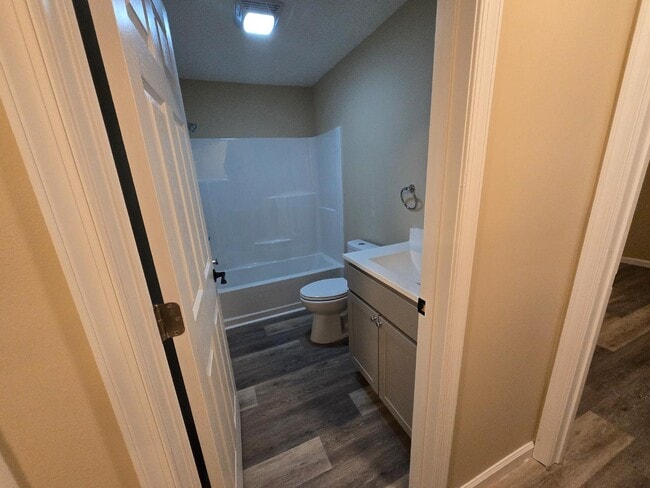 Building Photo - 123 2nd St