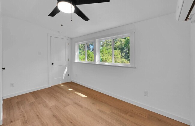 Building Photo - 3904 Speight Ave
