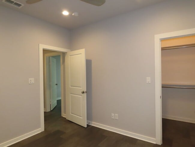 Building Photo - Beautiful 3 Bedroom, 2 Bath Home in South ...