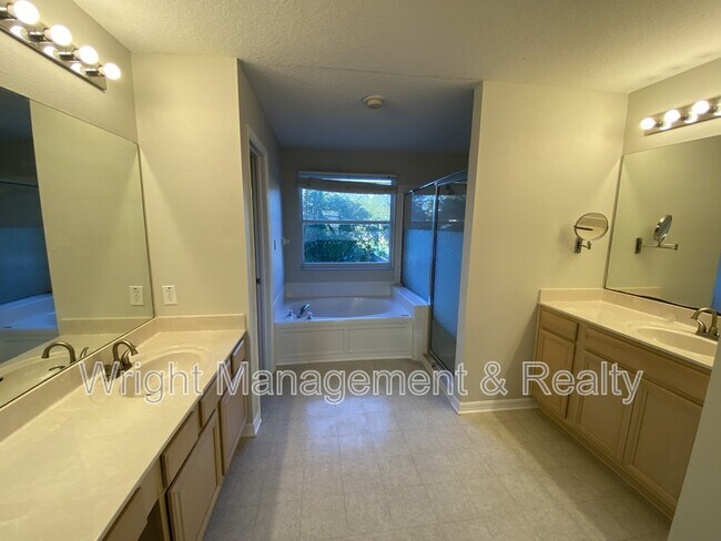 Building Photo - 1231 Brooke View Dr