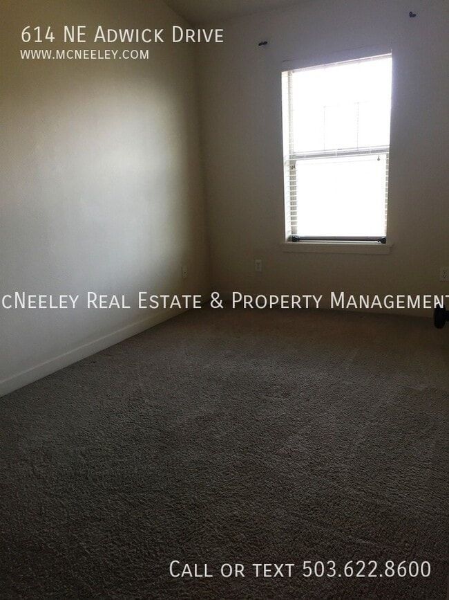 Building Photo - 614 NE Adwick Dr